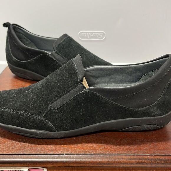 J-Easy spirit, new in box 8.5 medium black slip‎ on shoes - Picture 3 of 3